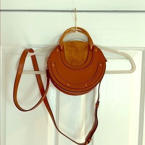 Round saddle bag shoulderbag